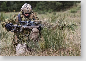 Atirador sniper do Hunter Corps dinamarquês
