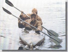 Membros do SBS em exercício de canoagem